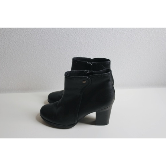 clarks black heeled boots